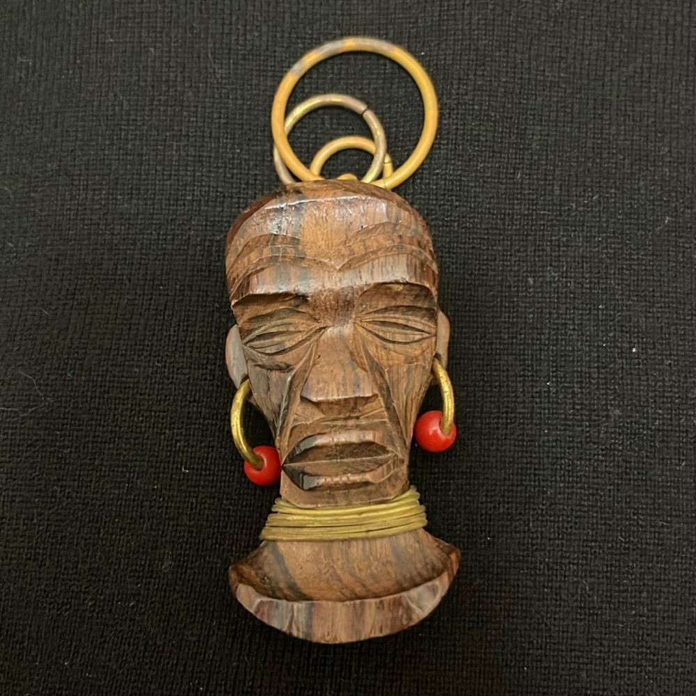 1930’s vintage wooden African brooch